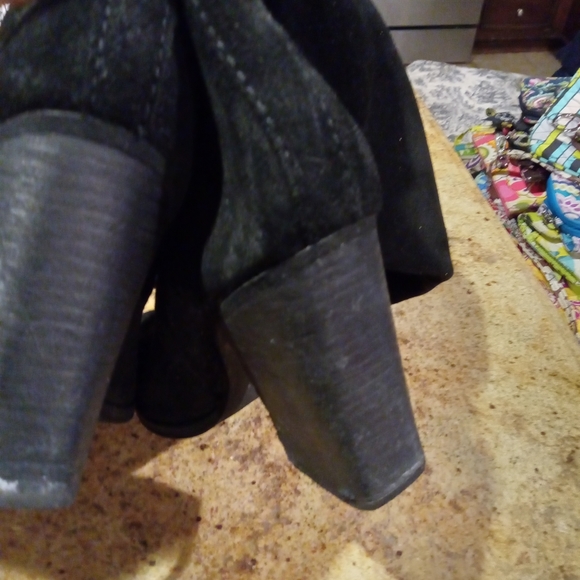 Boots - Picture 6 of 9